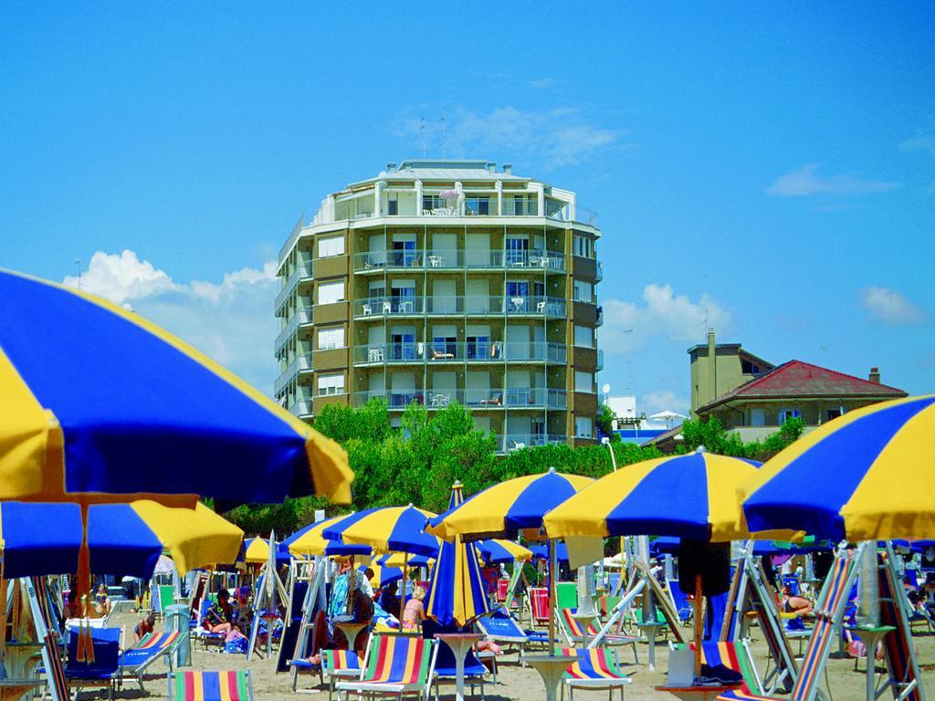 Lignano Sabbiadoro Sea Front Exterior foto