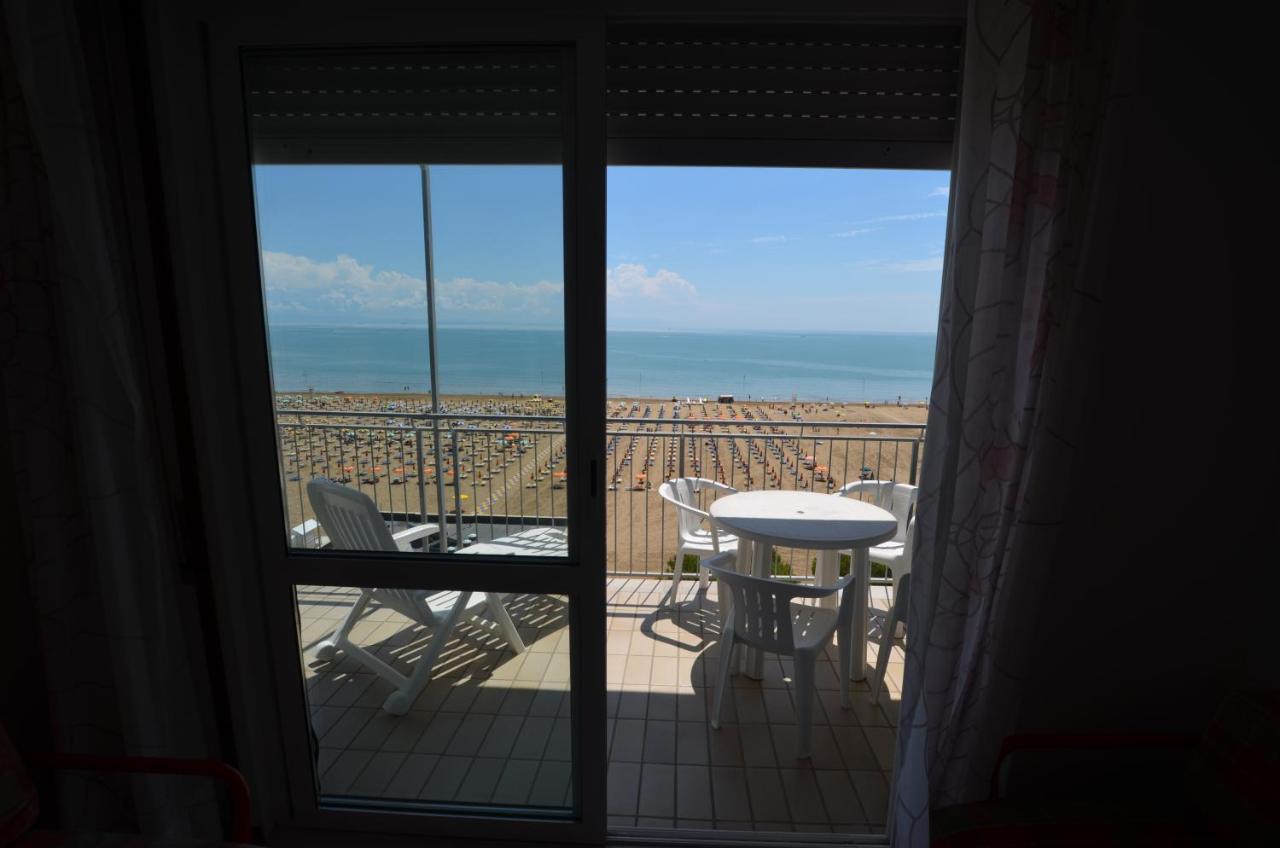 Lignano Sabbiadoro Sea Front Exterior foto