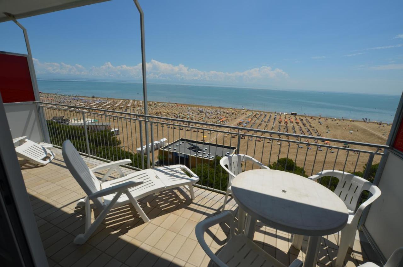 Lignano Sabbiadoro Sea Front Exterior foto